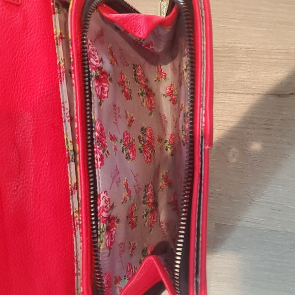 Betsey Johnson Leopard Print Clutch with Shoulder Strap - Picture 9 of 13